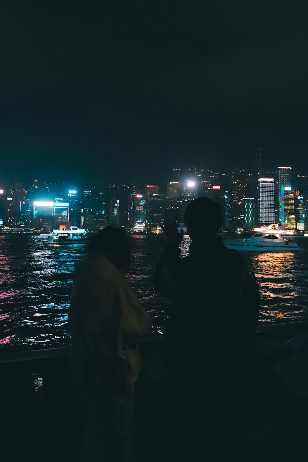 1.2万架无人机扮靓深圳夜空